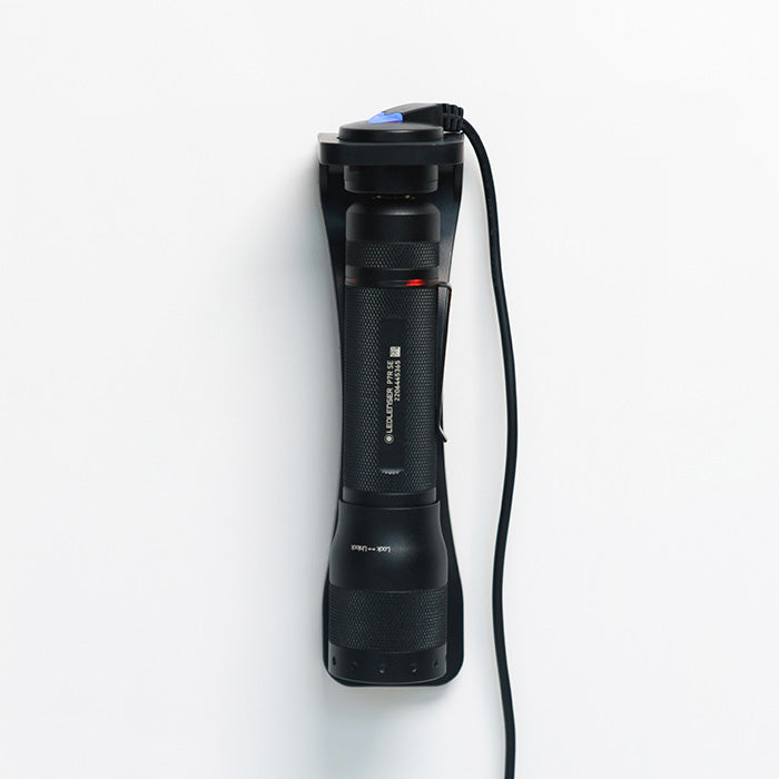 【おすすめ／公式限定】P7R SE |18650型 充電池/ 乾電池 = 両方OK  豪華ボックス入り